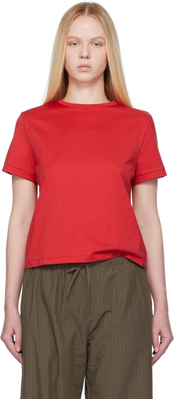 Photo: AMOMENTO Red Basic T-Shirt