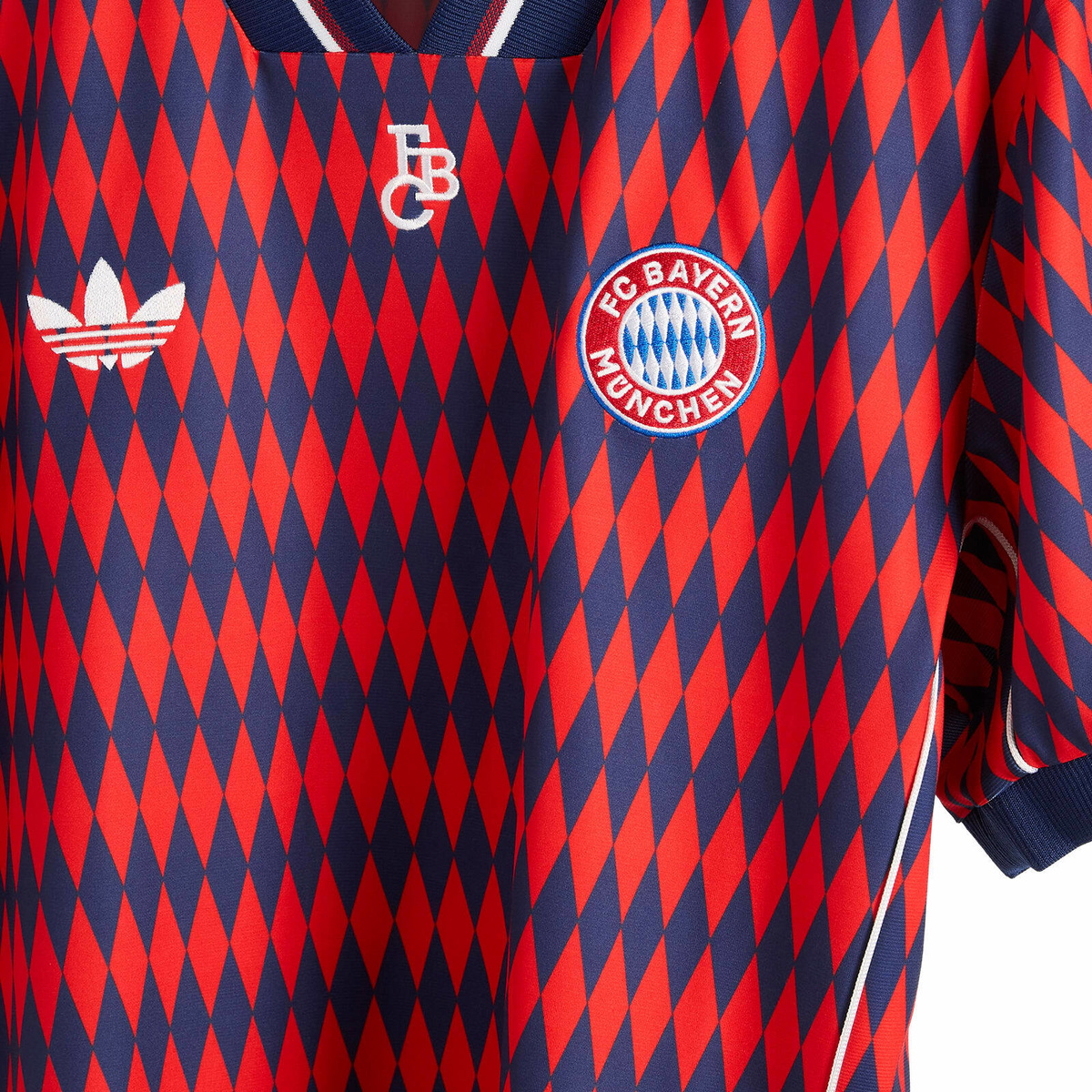 Adidas FC Bayern Munich Lifestyler Jersey Top in Red/Dark Blue