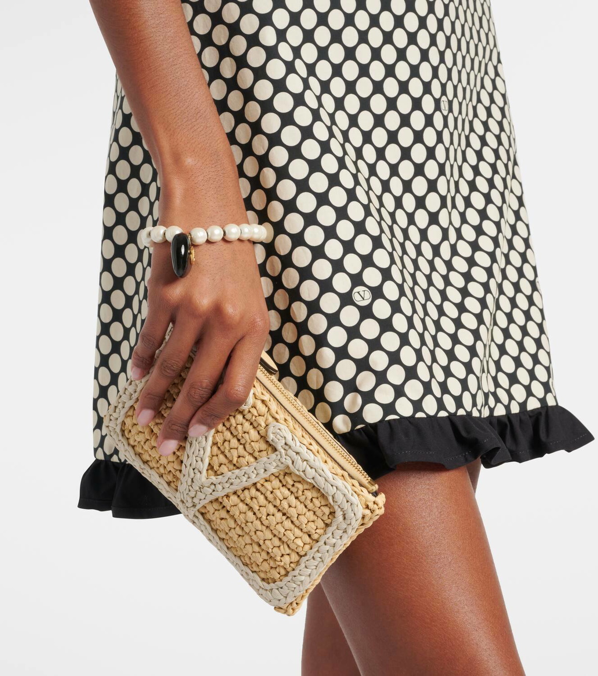 【VALENTINO】 Viva Superstar Small crochet clutch Valentino Garavani Viva Superstar Small crochet clutch