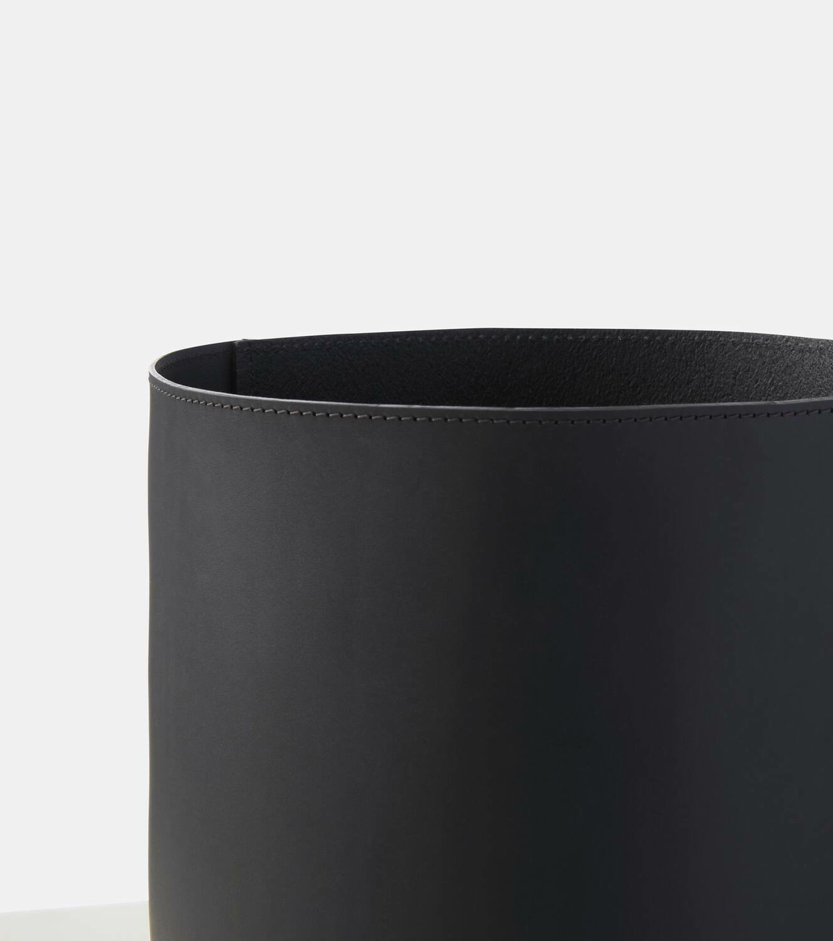 Michaël Verheyden High leather basket