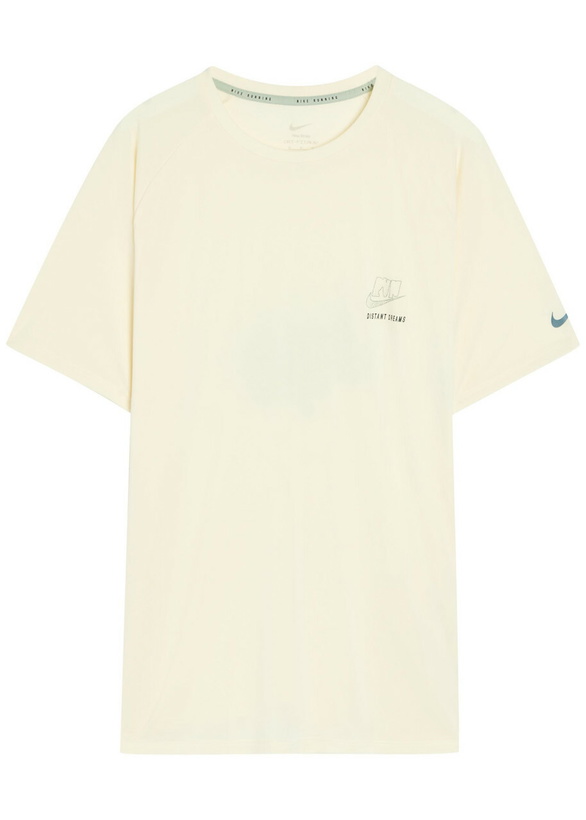 Photo: Nike Stride Distant Dreams Running T-shirt Off White