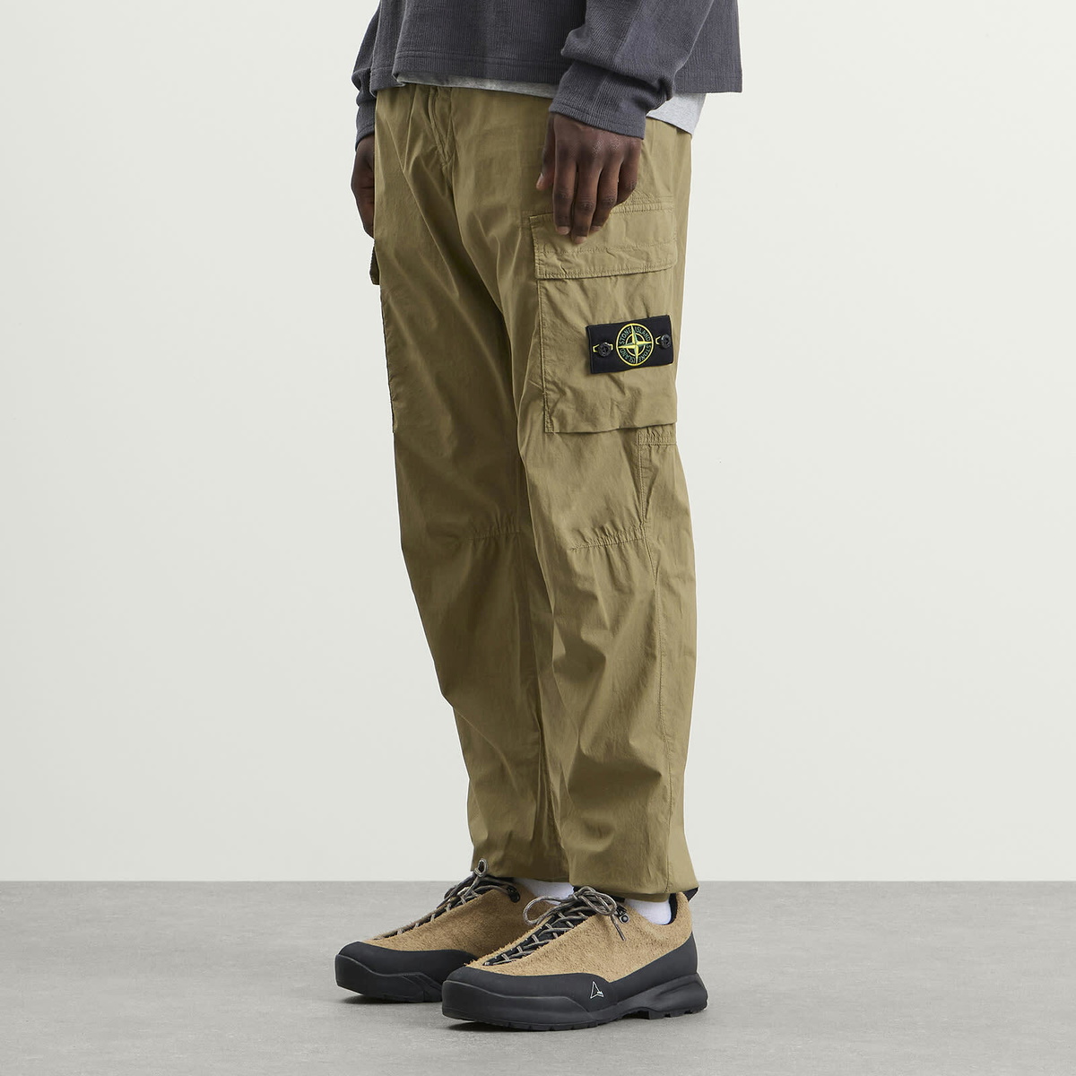 Stone Island Men's Paracadute Cargo Trousers in Military Green