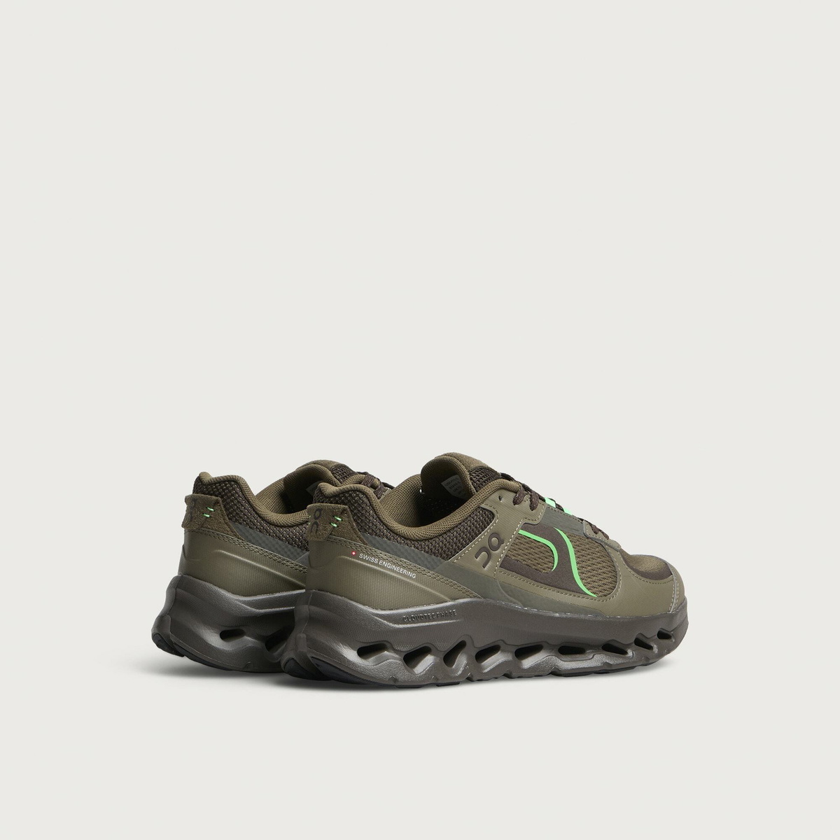ON Men's Cloudtilt Arc Sneaker in Bark/Sable