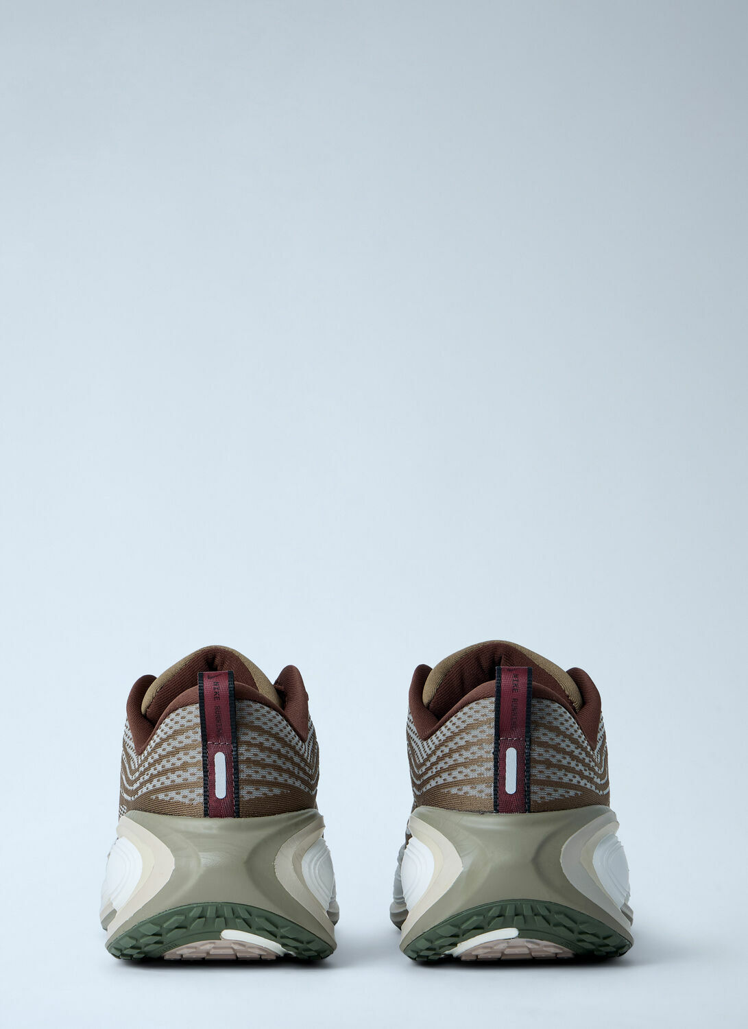 Nike Vomero Plus QS Sneakers