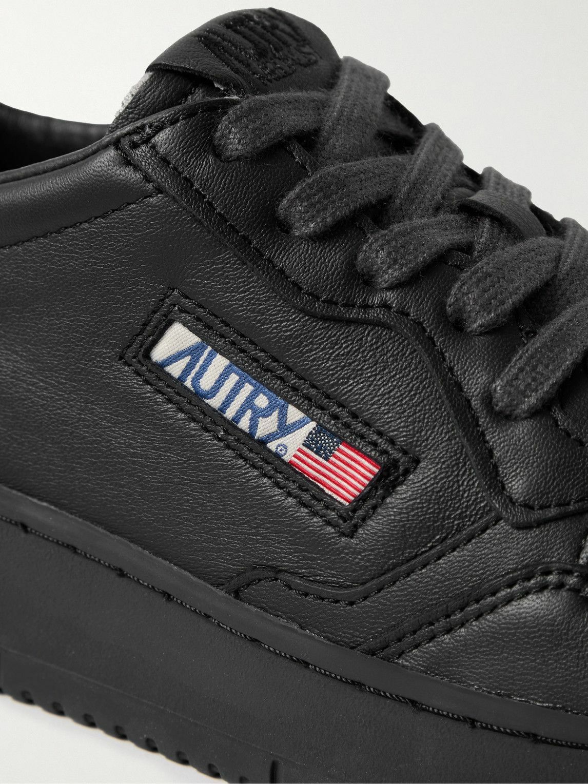 Autry - Medalist Leather Sneakers - Black Autry Autry - Medalist Leather Sneakers - Black Autry