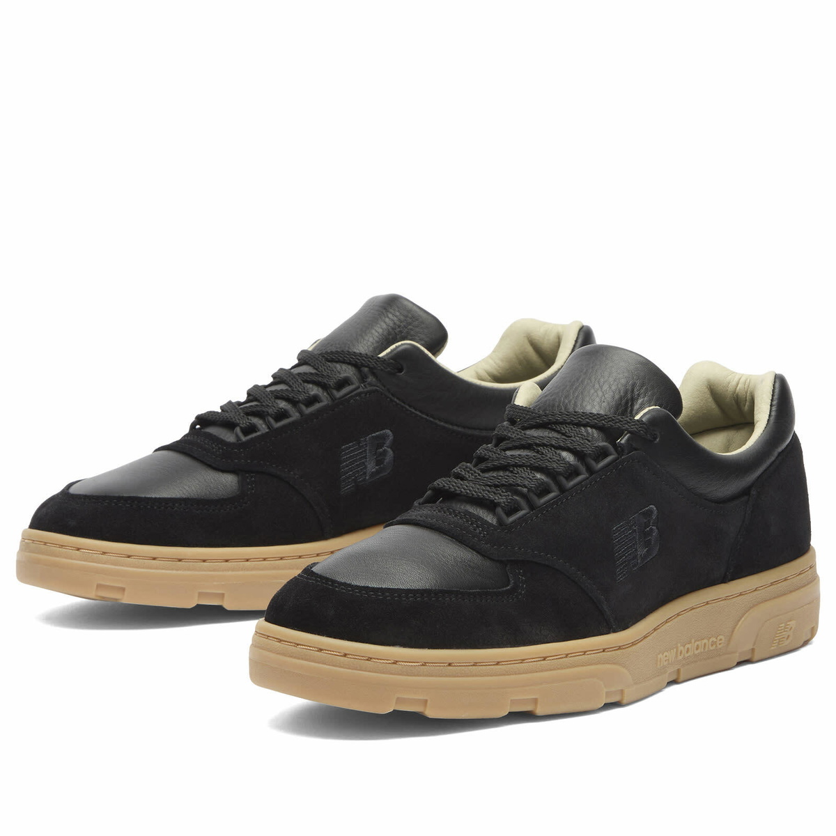 New Balance Men's Allerdale Sneaker in Black/Gum New Balance