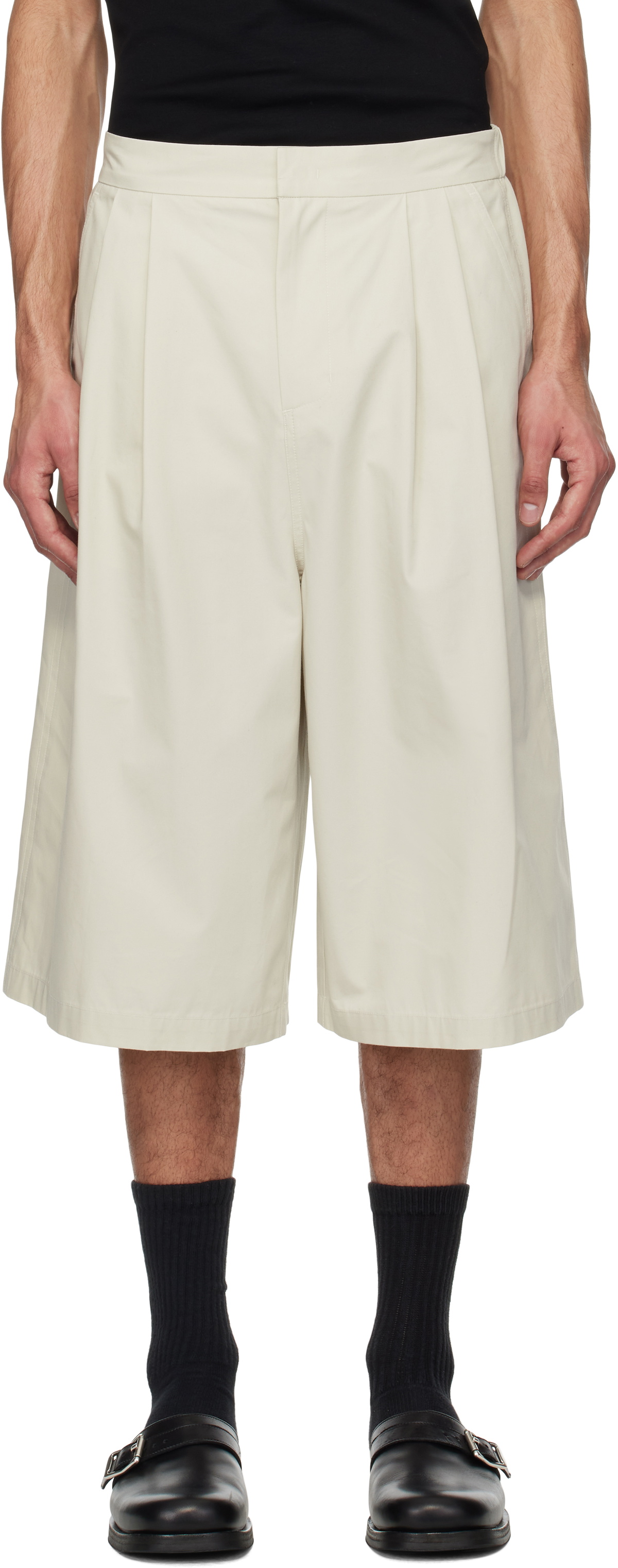 AMOMENTO Black Two Tuck Wide Shorts AMOMENTO