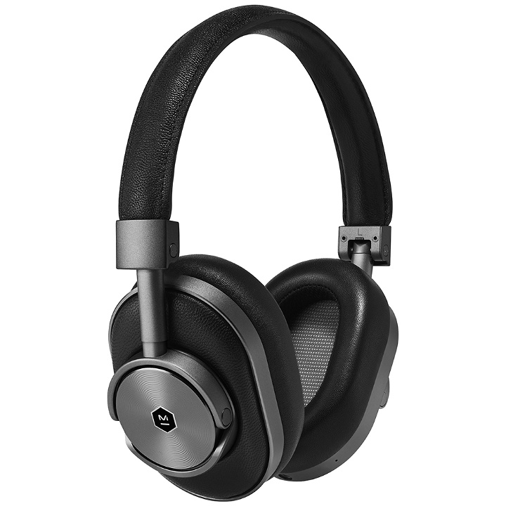 Photo: Master & Dynamic MW60 Wireless Over-Ear Headphones