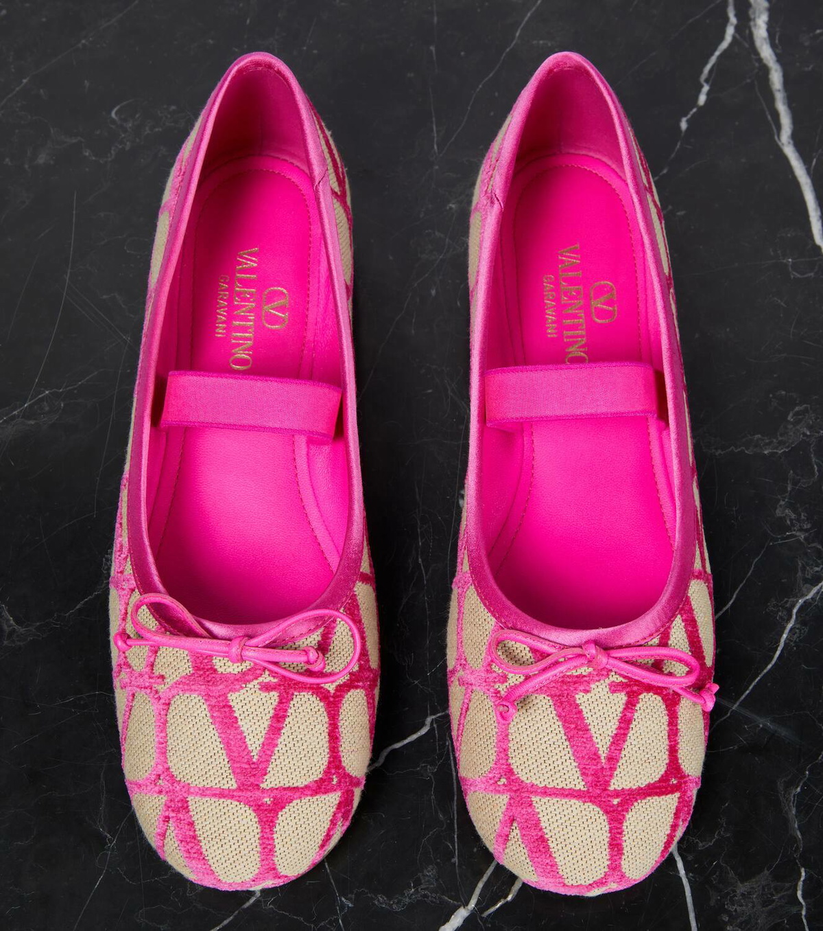 Valentino Garavani Toile Iconographe leather-trimmed ballet flats ...