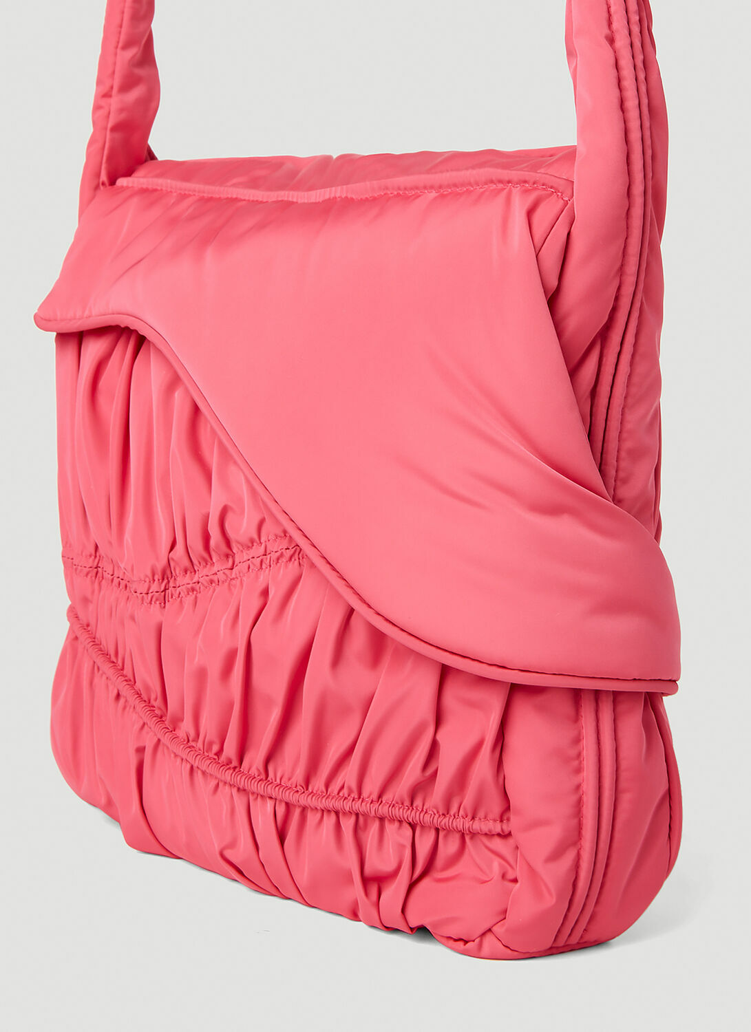 Mainline:RUS/Fr.CA/DE Padded Crossbody Bag