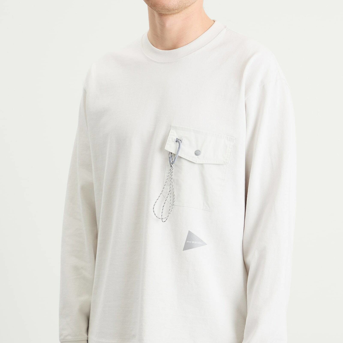 and wander Men's Heavy Cotton Longsleeve Pocket T-Shirt in Light Grey