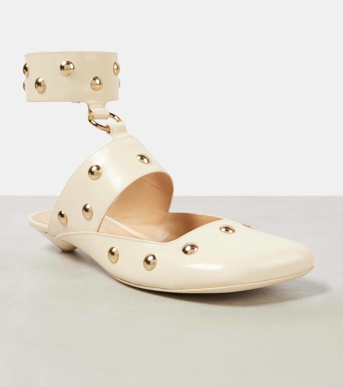 サンダル・ミュール Chloe Ivory Leather Jade Sabot Chloé Jade studded leather sandals Chloe