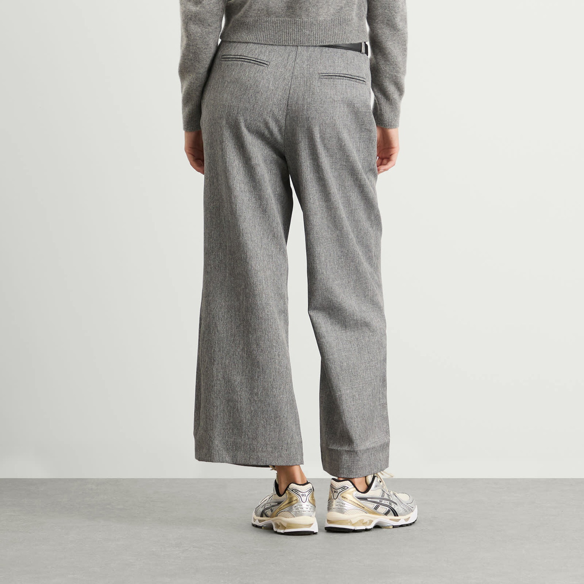 4th & Reckless Women's Mira Trousers in Dark Grey