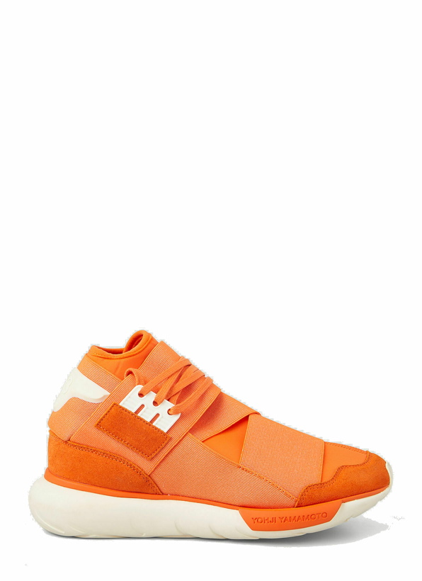 Photo: Qasa Sneakers in Orange
