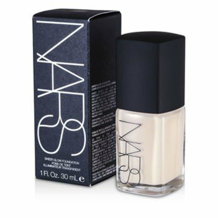 Photo: Nars / Sheer Glow Foundation New Siberia 1.0 oz.