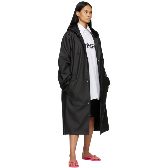 VETEMENTS Black Limited Edition Logo Print Raincoat Vetements