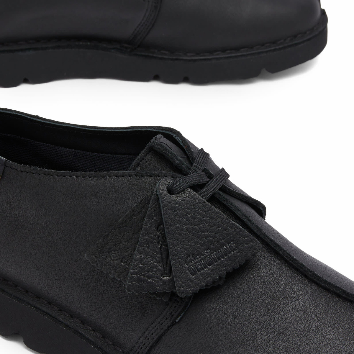 Clarks Originals Men's Desert Trek Gore-Tex in Black Leather