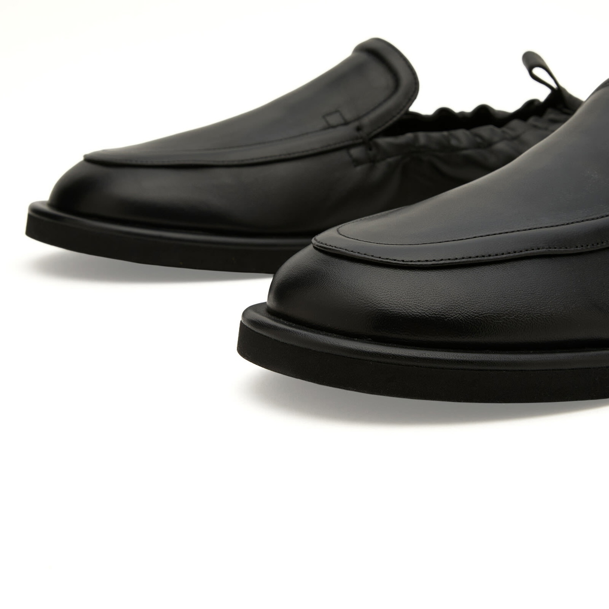 Studio Nicholson Men's Donovan Leather Elastic Back Loafer in Black