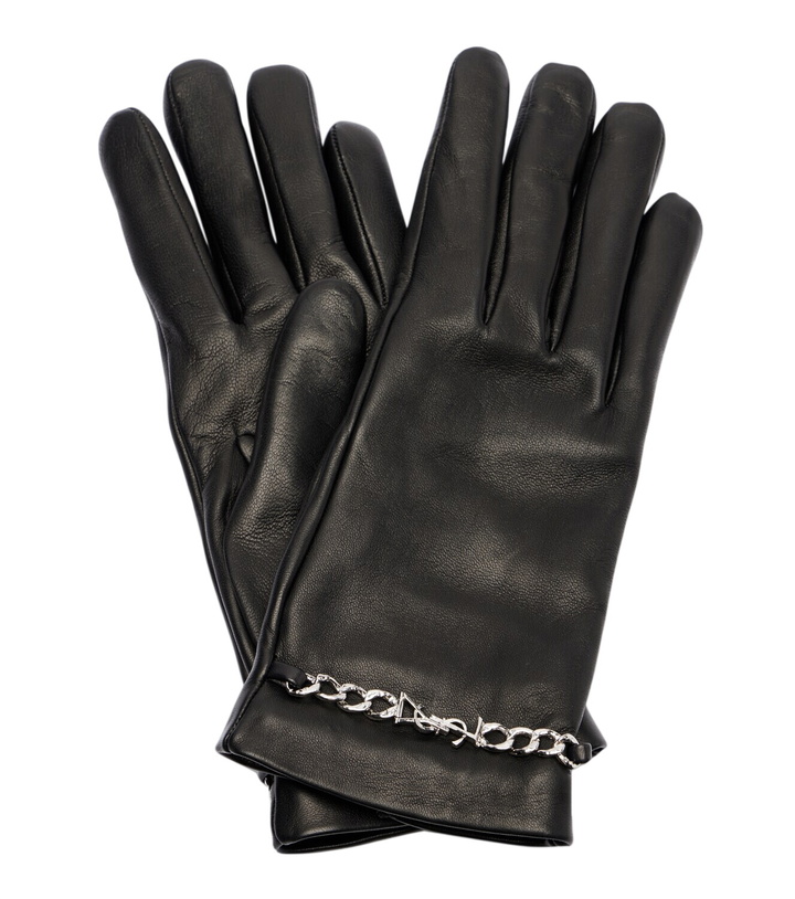 Photo: Saint Laurent Chain-detail leather gloves