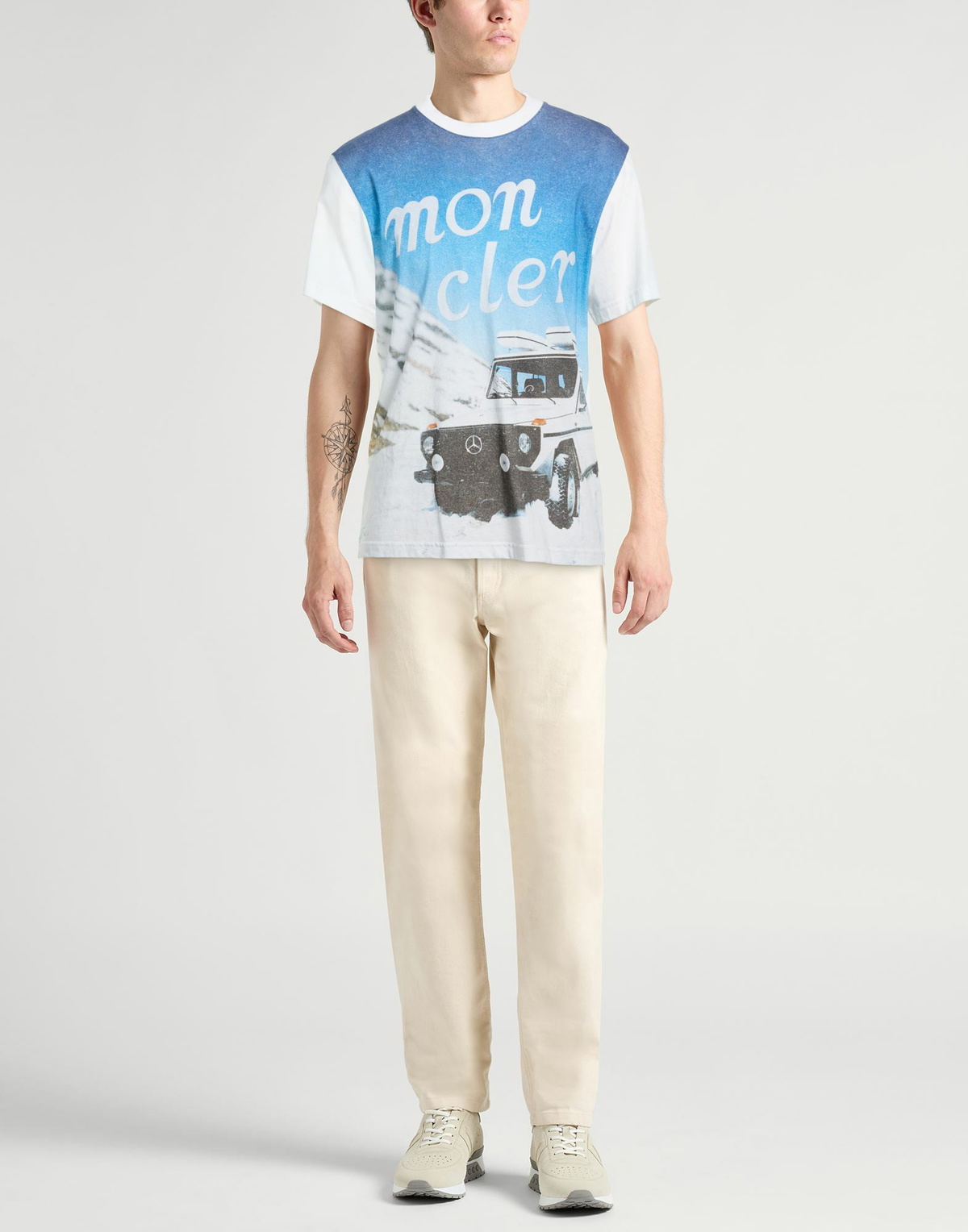 Moncler Mens T-shirt Light in Blue