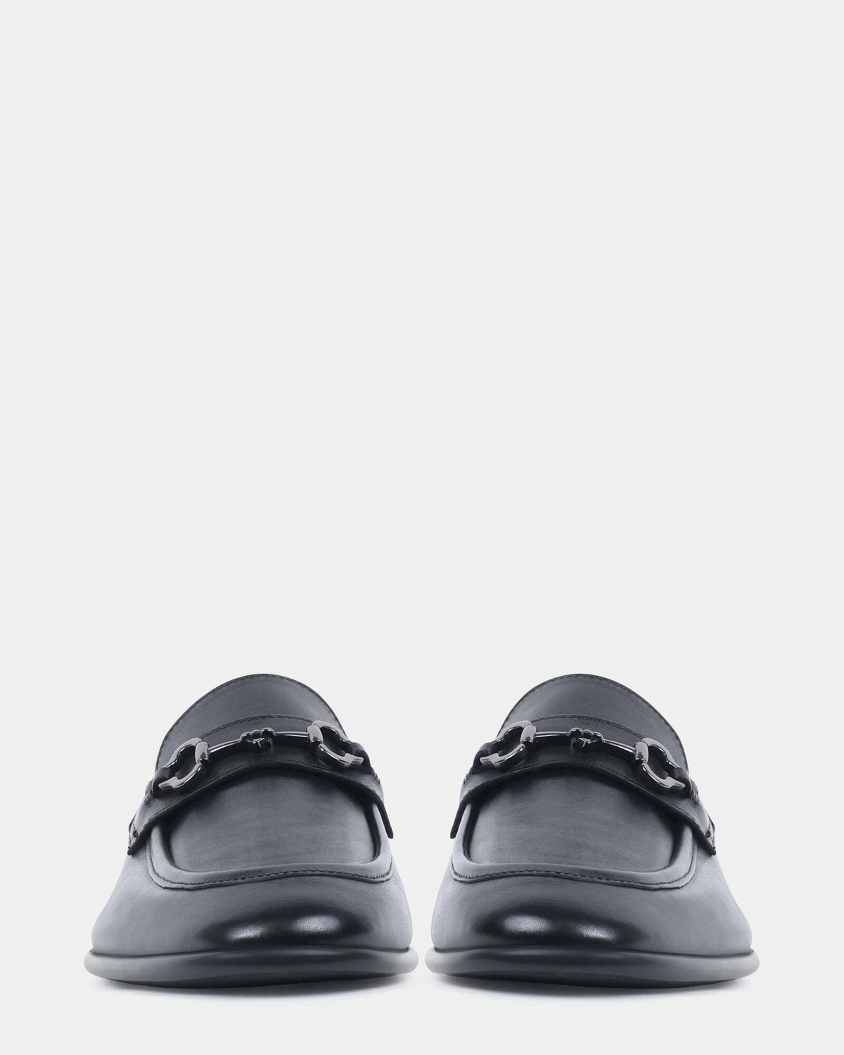 Steve Madden Swazzey Loafers in Black