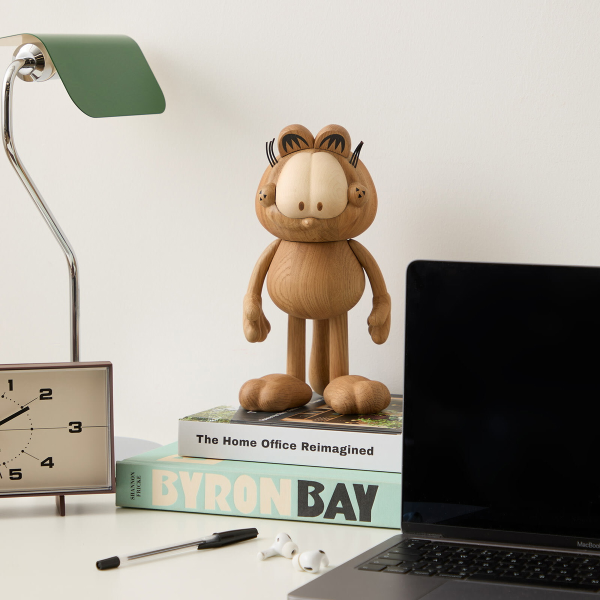 Boyhood Paramount x Garfield - Large in Oak 