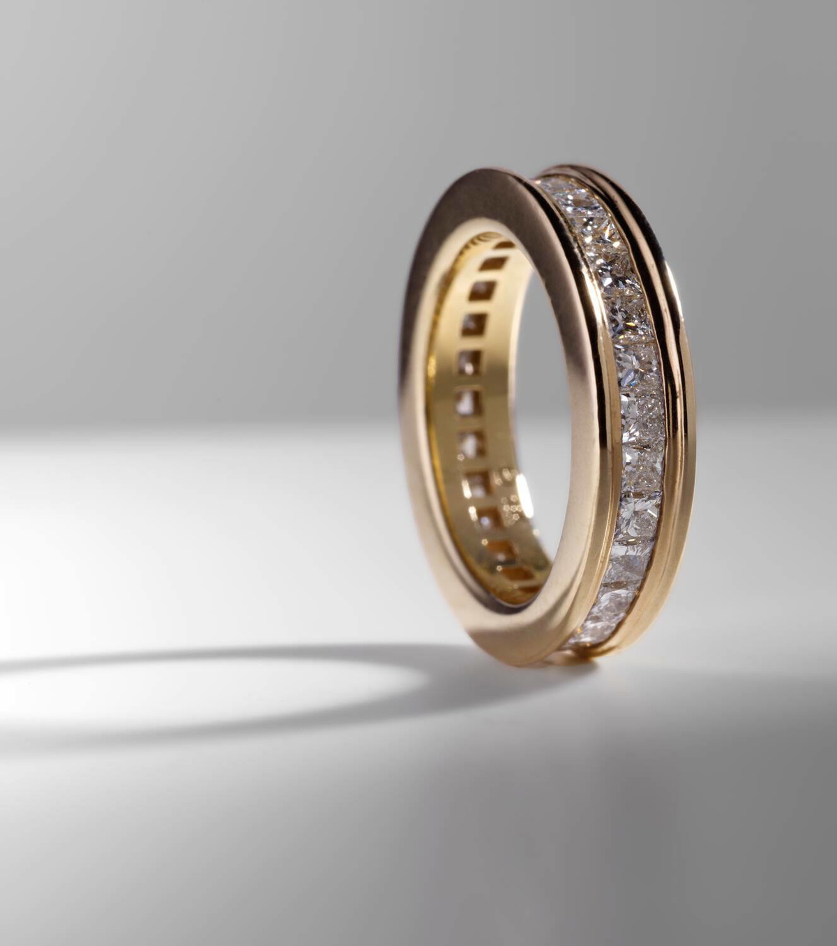 Octavia Elizabeth Ivy Eternity 18kt gold ring with diamonds