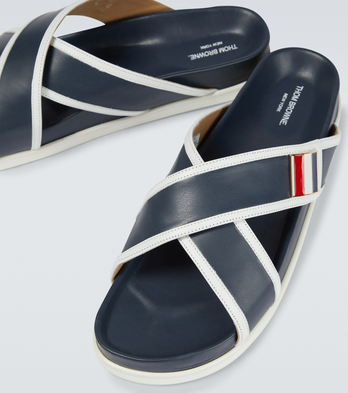 Thom Browne - Criss-cross leather sandals Thom Browne display picture 2