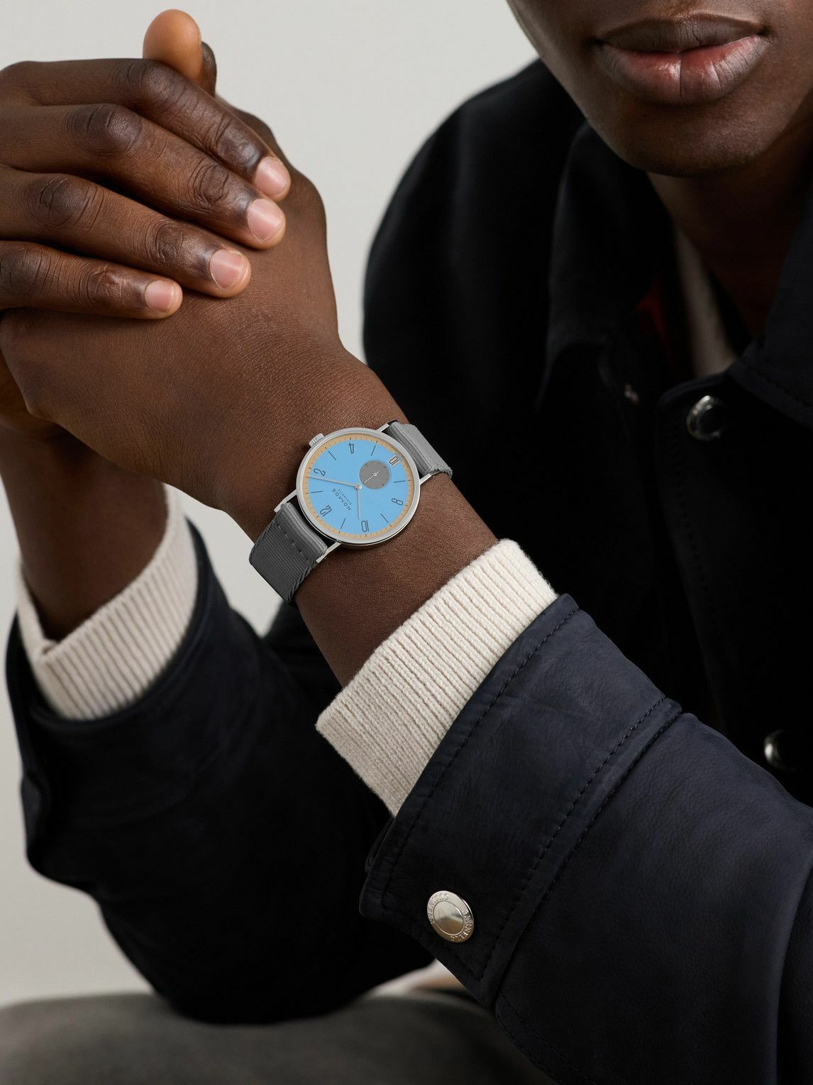 NOMOS Glashütte - Tangente 38 Date Delfin Limited Edition Hand