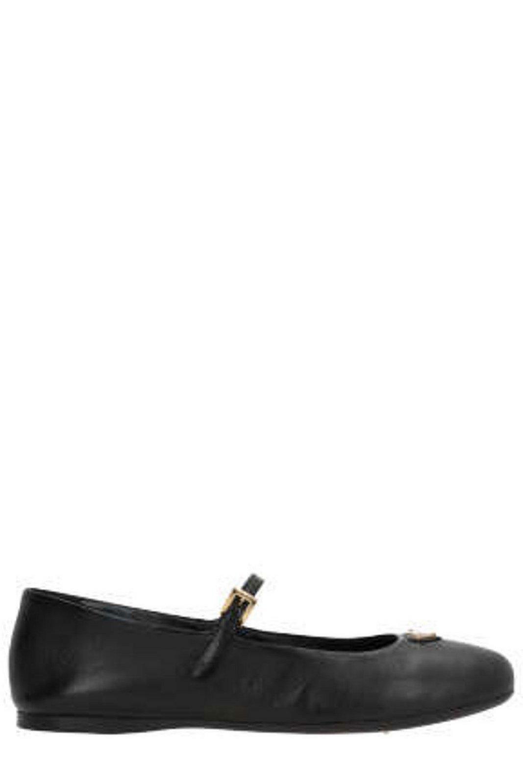 【PRADA】Black leather ballerina with logo triangle Prada Black patent leather ballerina with logo triangle