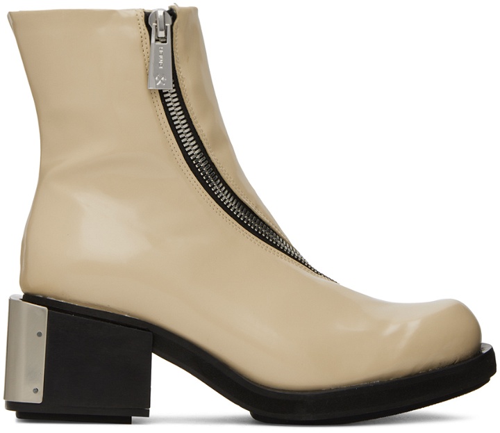 Photo: GmbH Off-White Ergonomic Boots