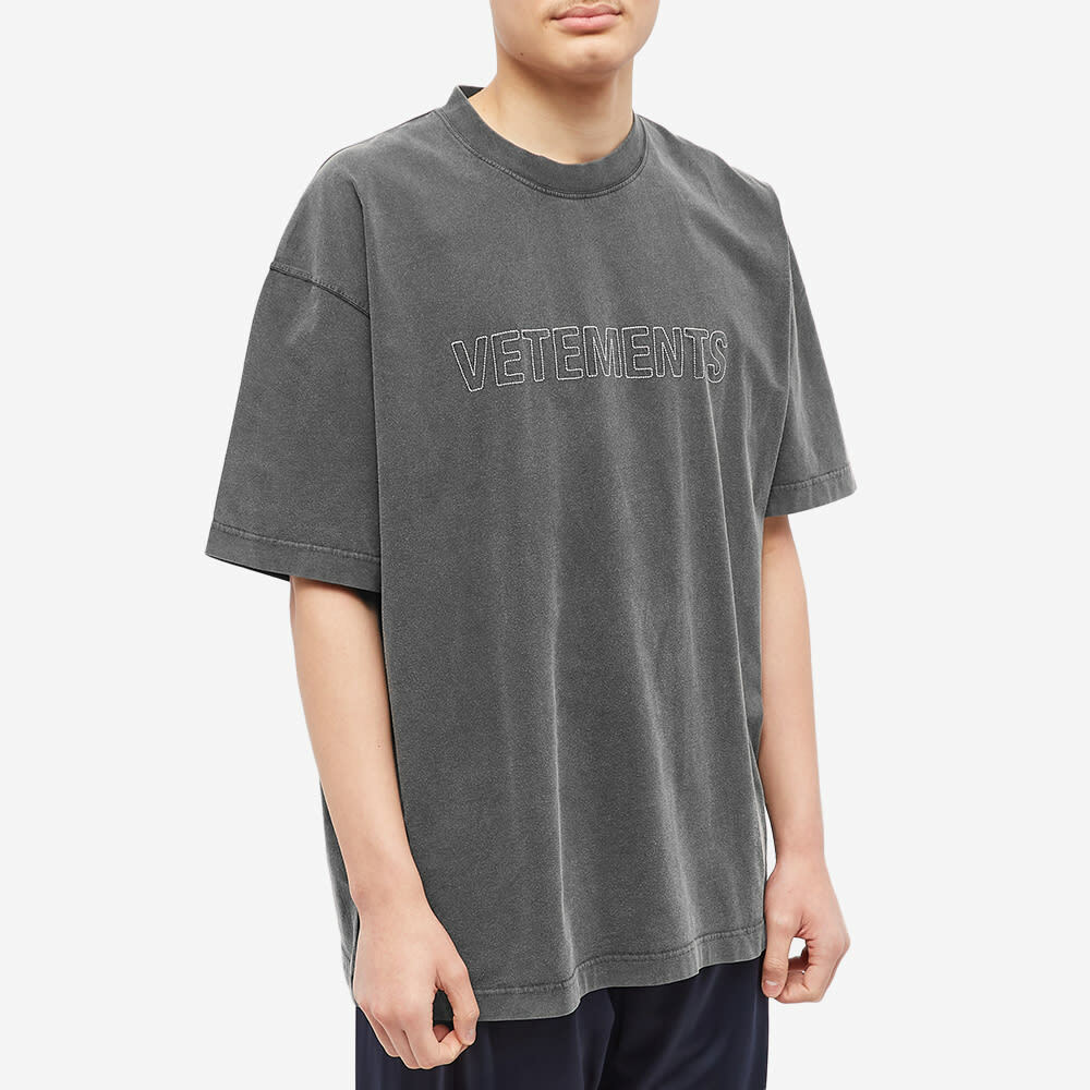 国内発送☆VETEMENTS☆FOR RENT OVERSIZED T-SHIRT/WHITE VETEMENTS For Rent T-shirt | White | FARFETCH