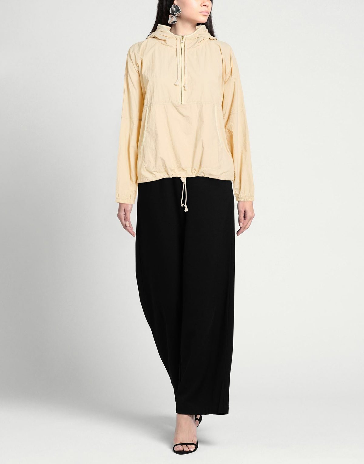 Donni. Womens Jacket in Beige