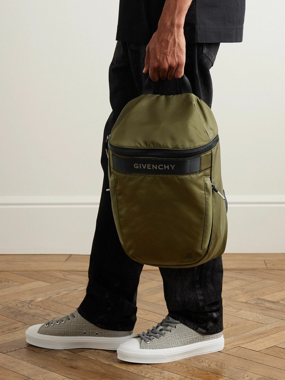 【23AW NEW】GIVENCHY_men / G-Trek ナイロンバムバッグ / Khaki Givenchy G-Trek Messenger Bag In Khaki Green | eBay