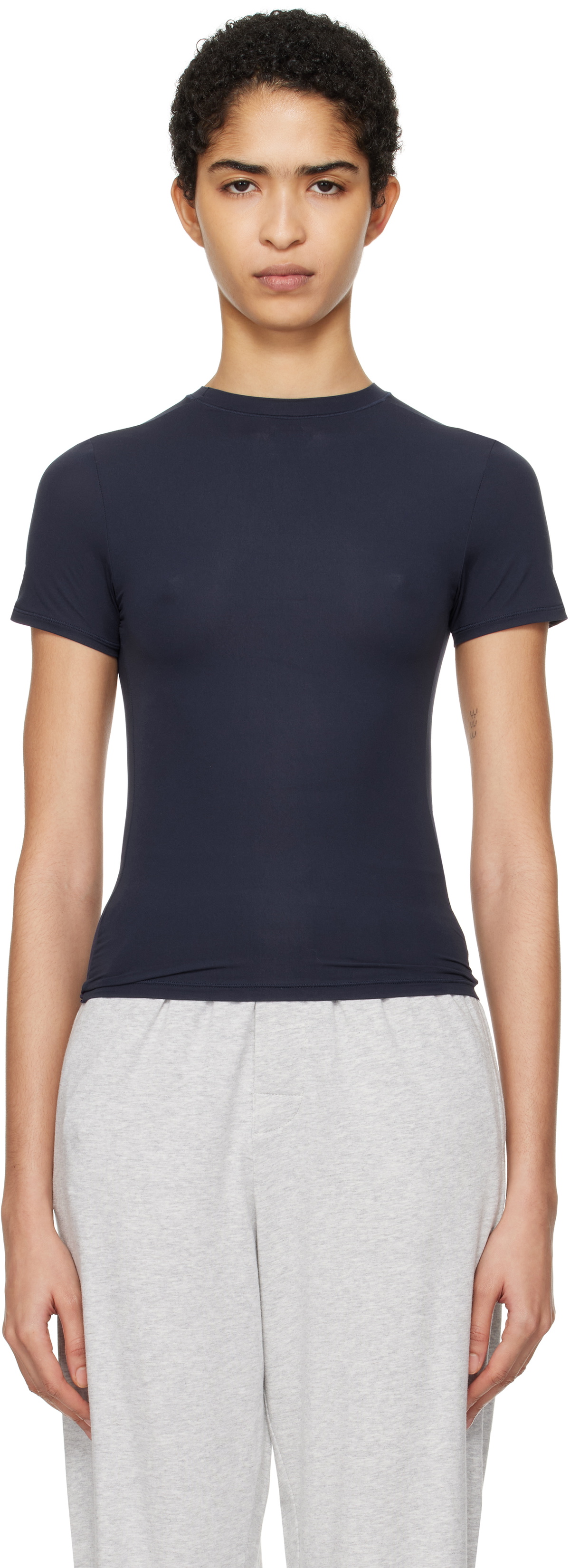 SKIMS スキムスFIT EVERYBODY Tシャツ FITS EVERYBODY T-SHIRT | COCOA