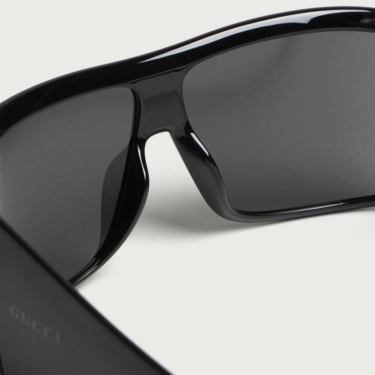 Gucci Men's GG2274S Lettering Sunglasses in Black/Smoke