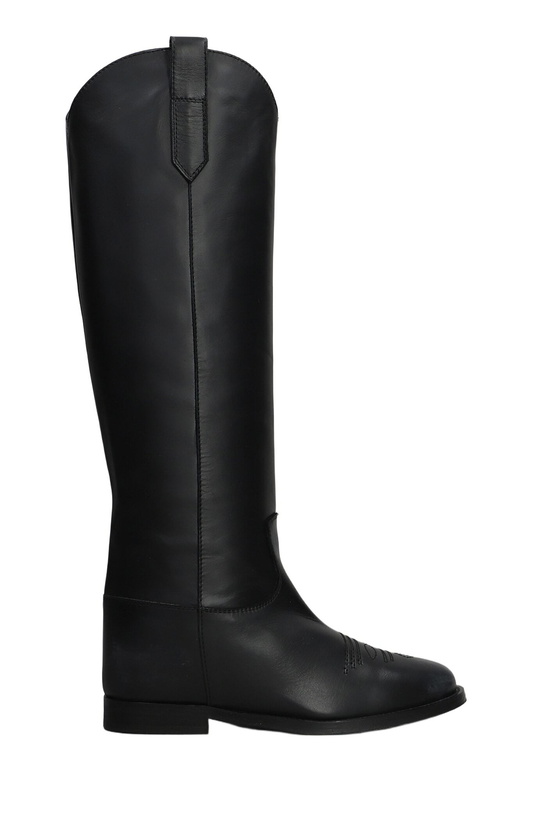 Photo: Via Roma 15 In Black Leather