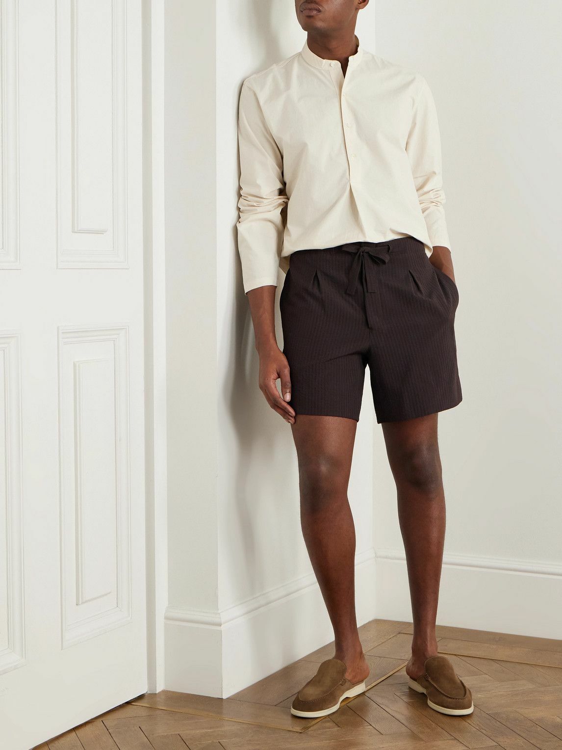 Stòffa - Straight-Leg Pleated Wool-Seersucker Shorts - Brown