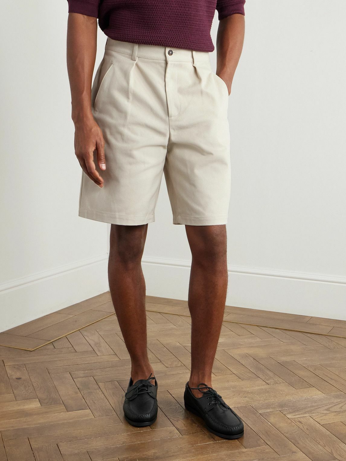 De Bonne Facture - Straight-Leg Pleated Cotton-Drill Shorts - Neutrals