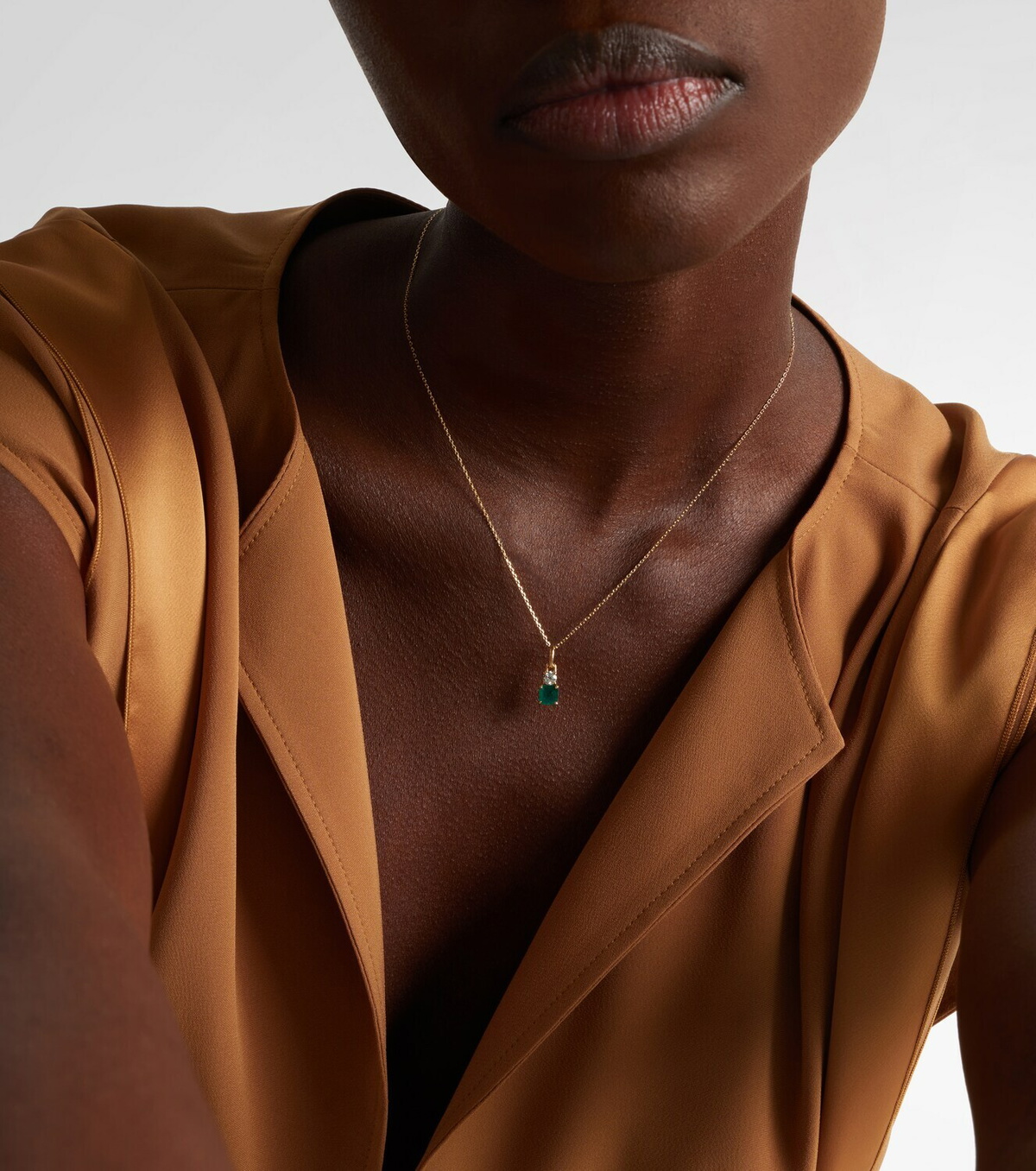 Stone and Strand Luxe 14kt gold (585/1000) necklace with emerald and diamond