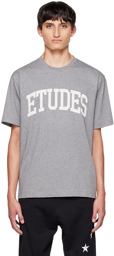 Photo: Études Gray Wonder University T-Shirt