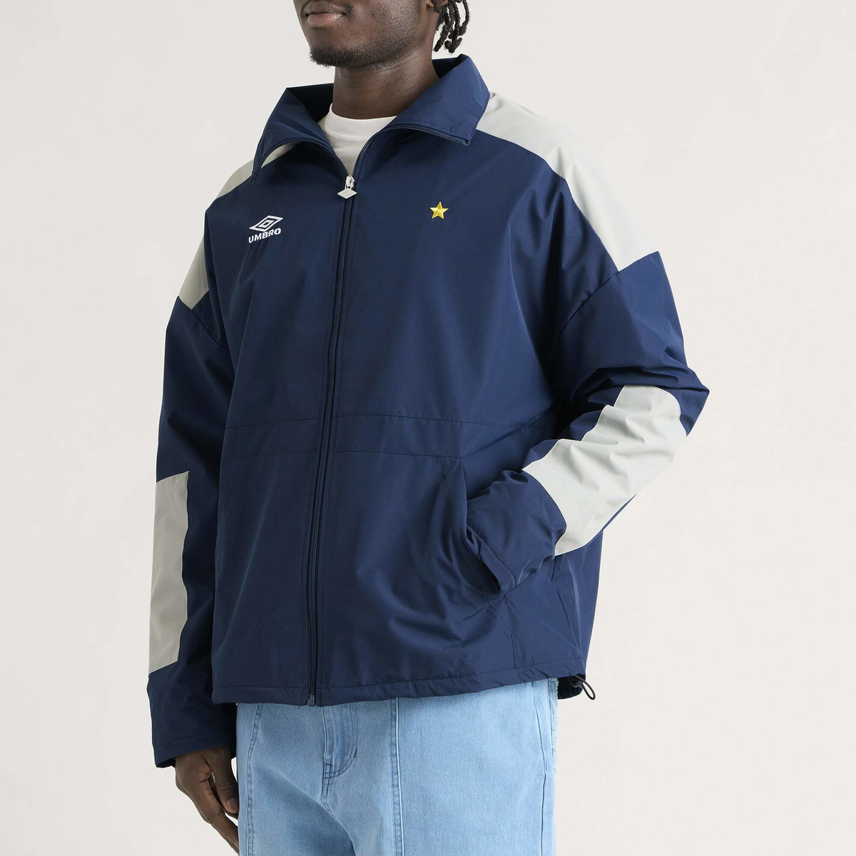 Umbro Men's Panelled Boxy Jacket in Dress Blue/Neutral Gray