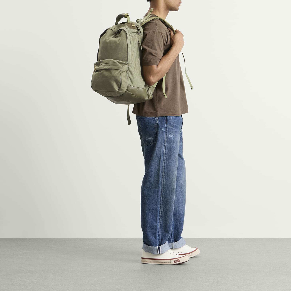 わたわた Visvim Men's Cordura 22L Backpack in Olive Visvim