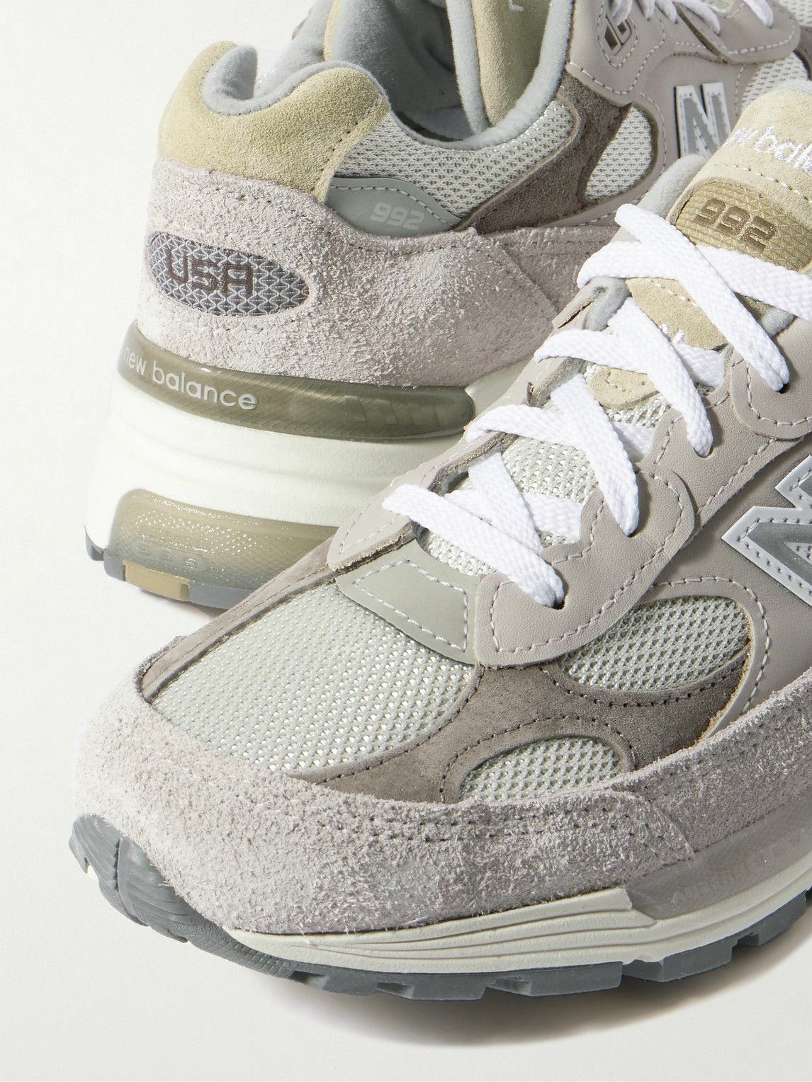 スニーカー NEW BALANCE Suede and leather sneakers NEW BALANCE 2002R leather-trimmed mesh and suede sneakers