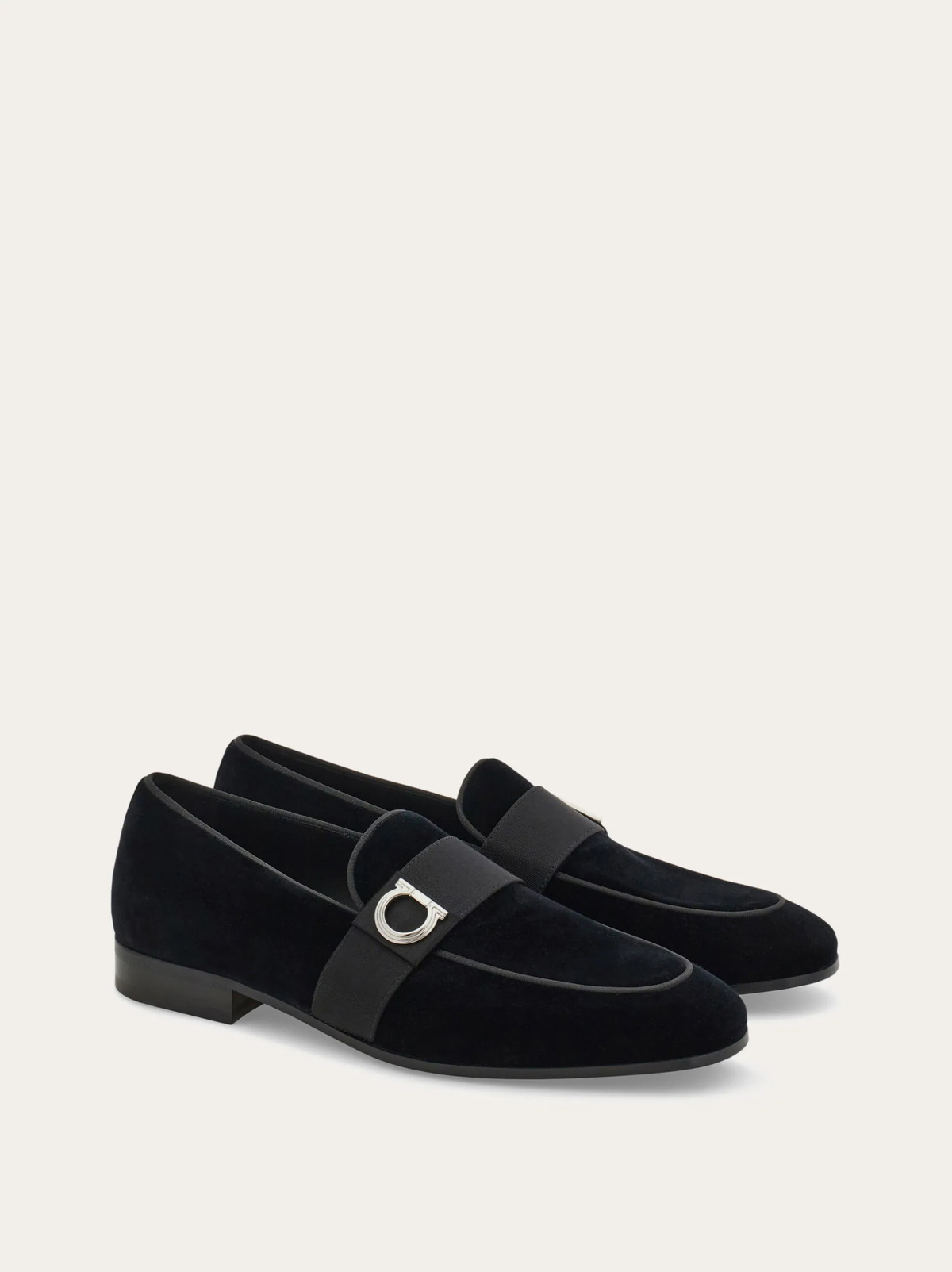 Ferragamo Mens Gancini loafer in Black