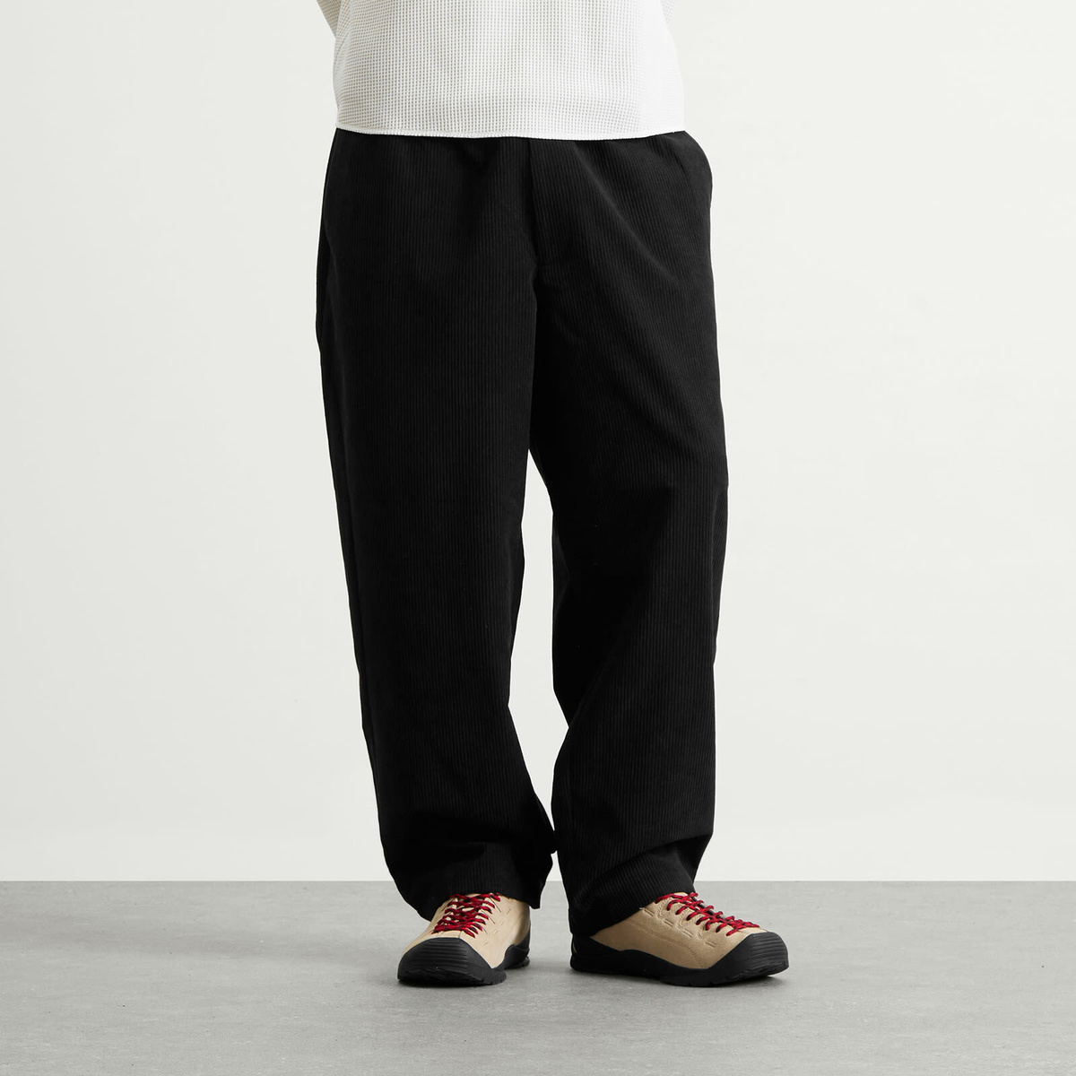 Goldwin Men's Fine Wale Corduroy Straight Trousers in Black