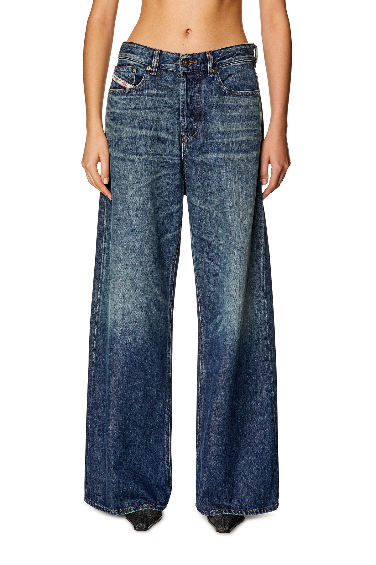 Diesel Relaxed Jeans - 1996 D-Sire - Jeans Womens in Blue Diesel