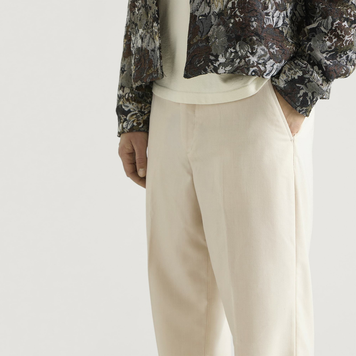 Les Deux Men's Brushed Twill Tailored Trousers in Ivory