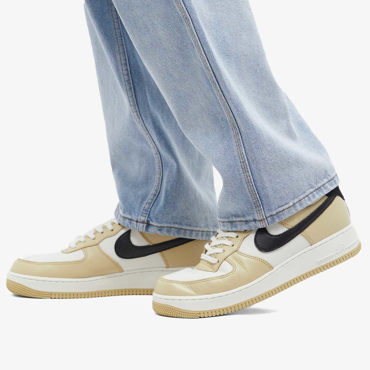 NIKE★AIR FORCE 1 '07 LX★TEAM GOLD AND BLACK Nike - Air Force 1 '07 Lx - VegNonVeg
