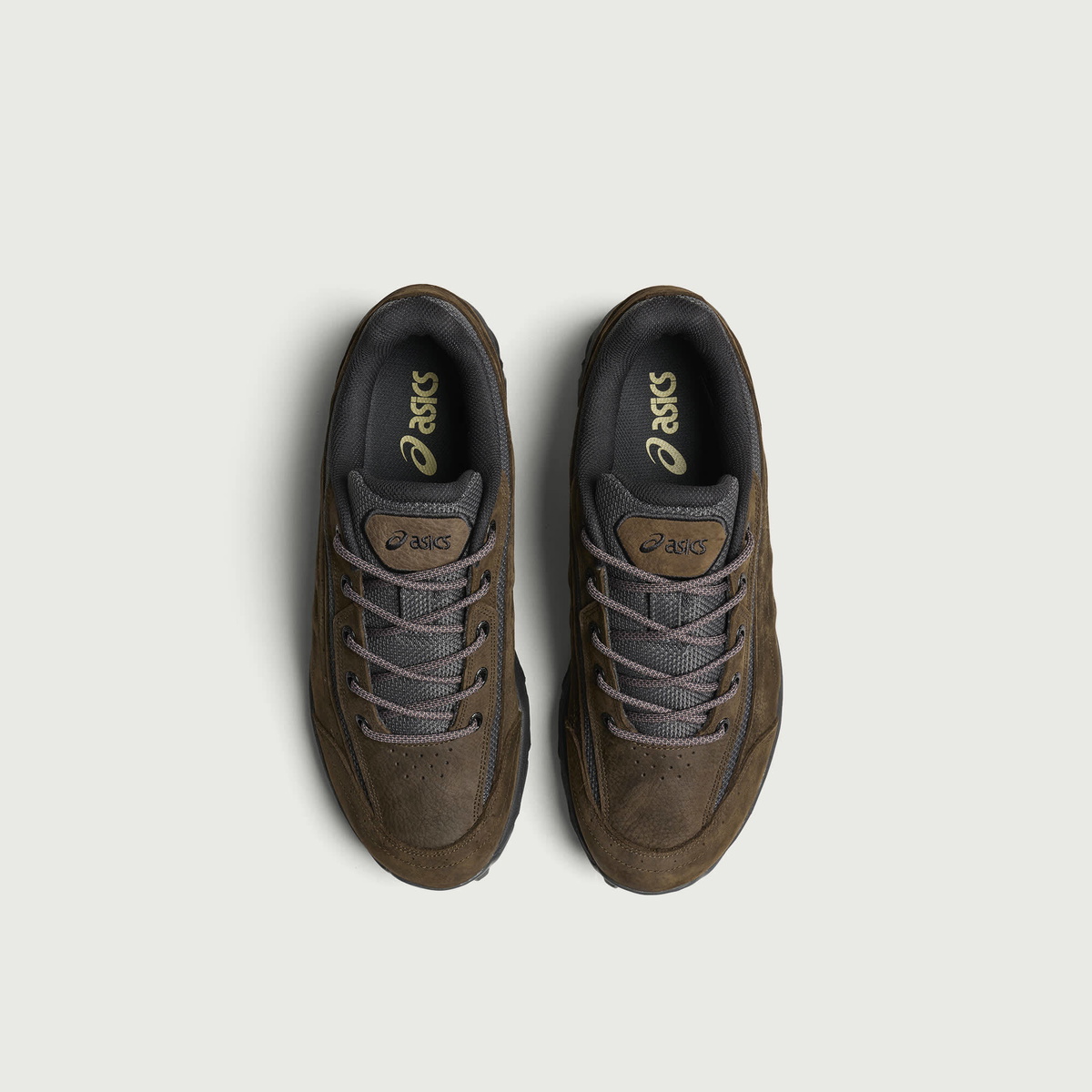 Asics Men's GEL-TRANSCEND FJ Sneaker in Black Coffee/Graphite Grey